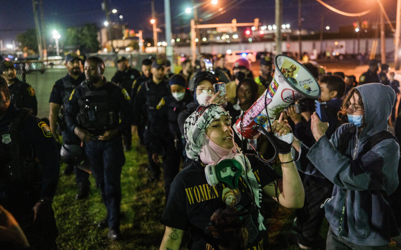 Newark mayor to file lawsuit calling for shutdown of Delaney Hall immigration center after 10 days of clashes: Report