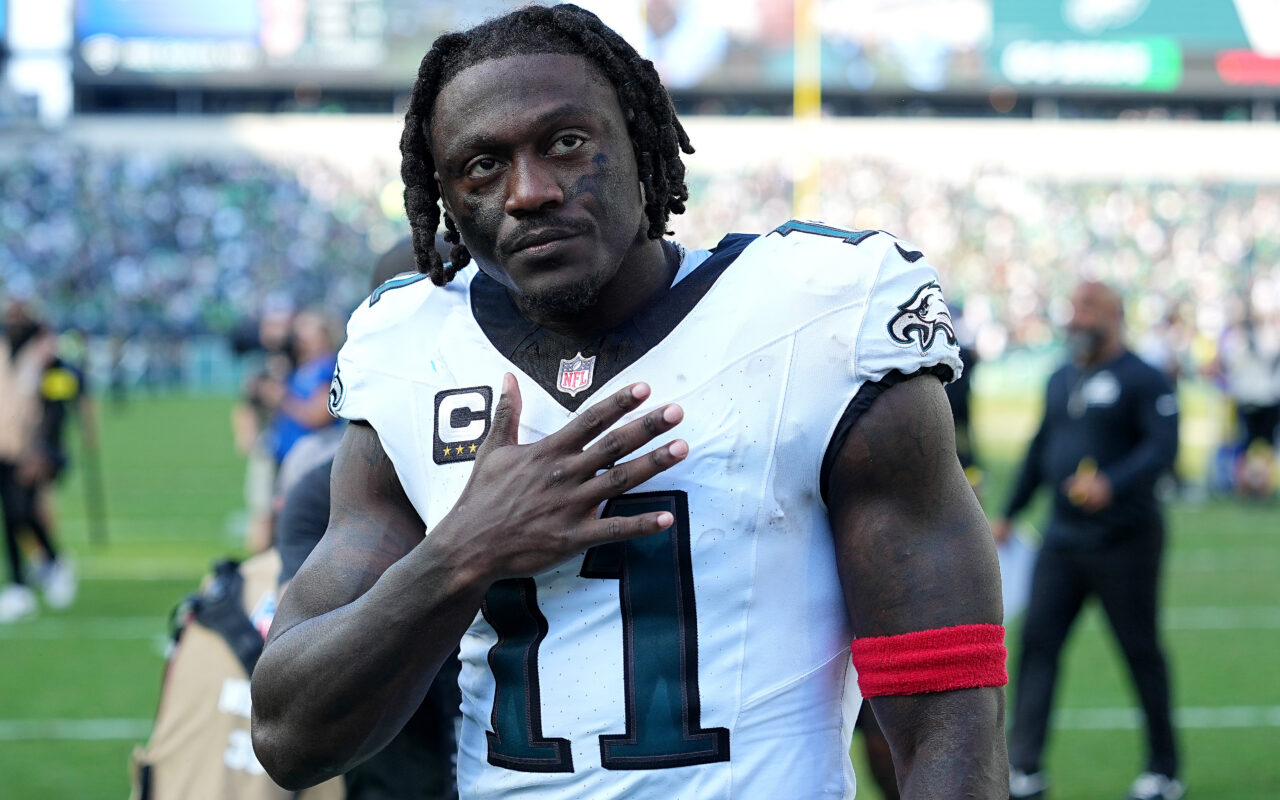 A.J. Brown has adorable response to being traded to Patriots after saying Eagles goodbye