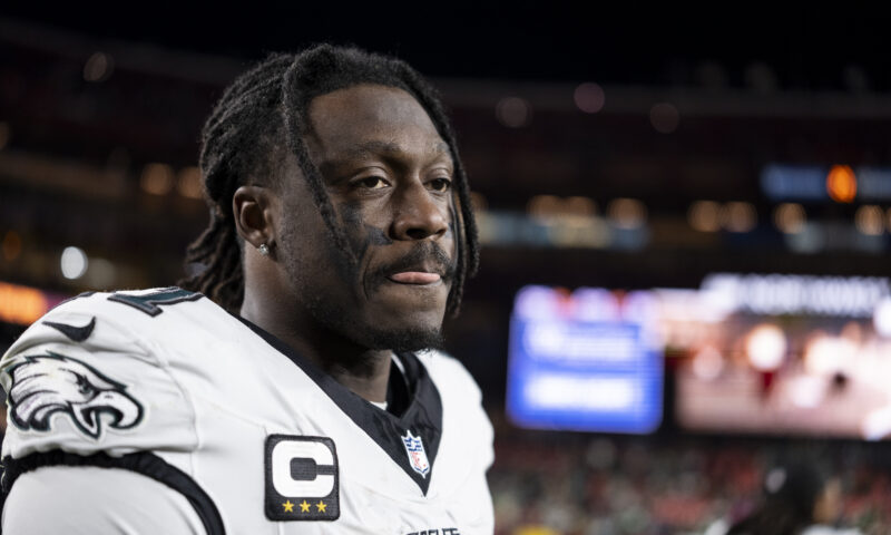 A.J. Brown trade from Eagles is imminent as Patriots rumors heat up