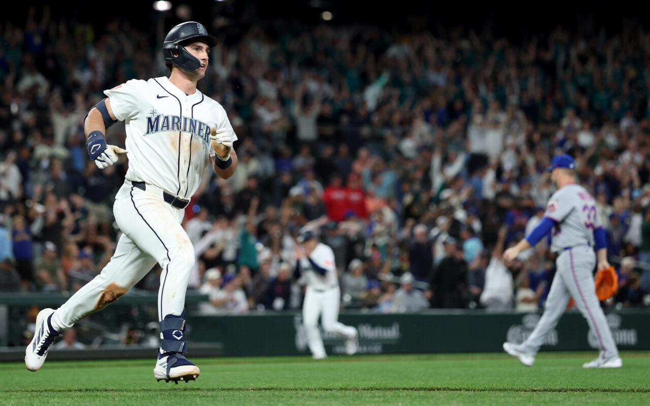 Mets offense doesn’t do enough in extra-inning loss to Mariners that snaps winning streak