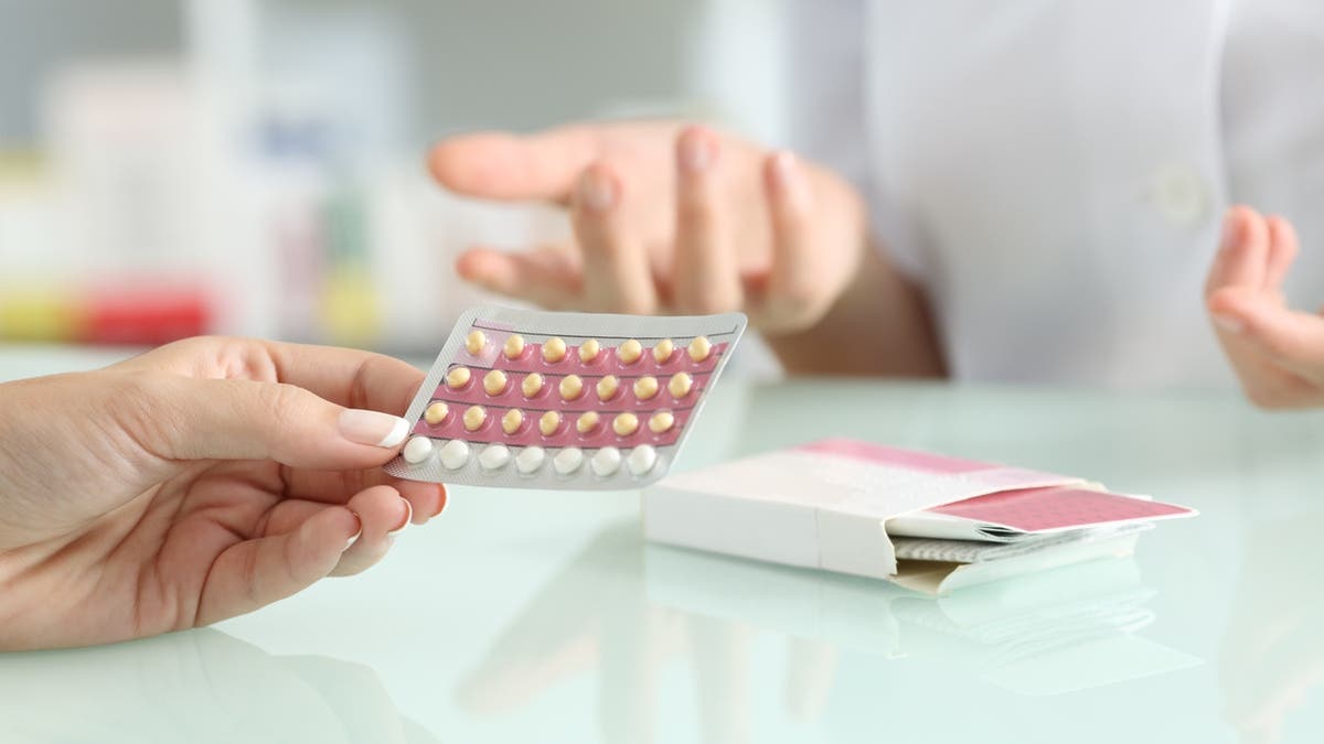 جدل في مصر.. الصحة تحسم حقيقة تسبب حبوب منع الحمل بالسرطان
