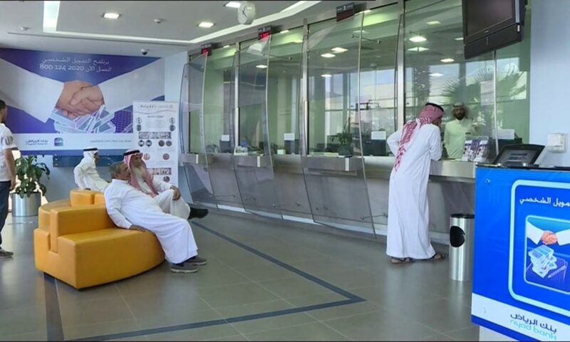 “إس آند بي”: البنوك الخليجية قادرة على احتواء تداعيات الحرب الأميركية الإيرانية