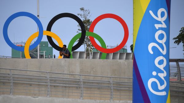 اللجنة الأولمبية الدولية ترفع العقوبات عن الرياضيين الروس