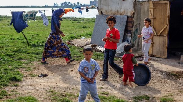 على أنقاض المنازل… أهالي زبقين يعودون إلى قرية بلا ماء ولا كهرباء وسط انتظار الإعمار… فيديو