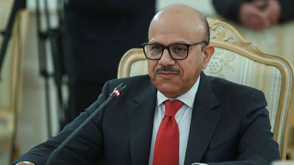 وزير الخارجية البحريني: إيران استهدفت المناطق السكنية والمأهولة في بلادنا