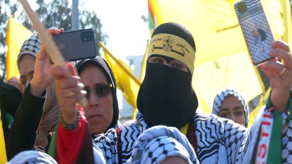 قيادي بـ”فتح” لـ”سبوتنيك”: محفظة “يبوس” تهدف لتخفيف الالتزامات المالية المتراكمة لموظفي القطاع العام