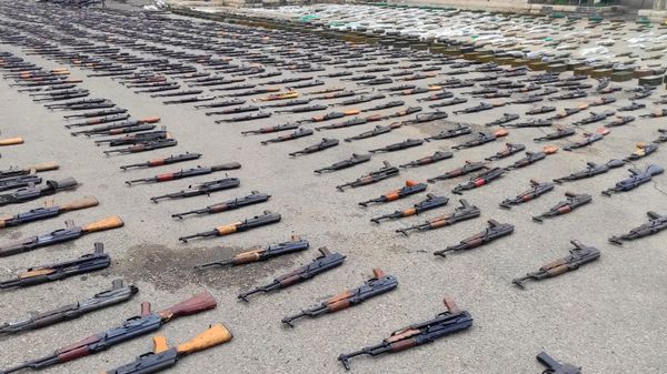 قوات الحدود العراقية تحبط محاولة إدخال أسلحة داخل شاحنة قادمة من سوريا