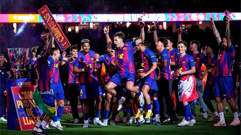 برشلونة يتوصل لاتفاق لضم كريم أديمي لاعب بوروسيا دورتموند