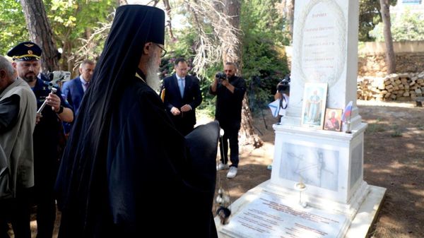 من قاع البلطيق إلى تراب بيروت… شمعة عمرها 160 عاما تضيء ذكرى البحارة الروس… صور
