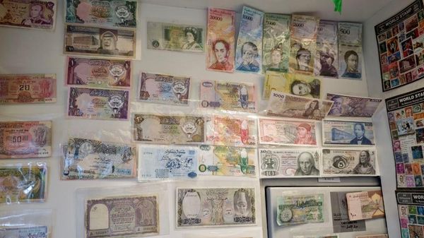 12عاما من البحث.. هاو بنغلادشي يوثق تاريخ دول المنطقة عبر نوادر العملات في الإمارات