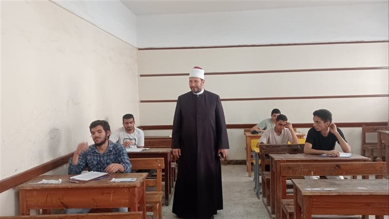 ​في ختام الأسبوع الرابع، طلاب علمي أزهر بالإسكندرية يؤدون امتحان التفسير وسط أجواء مستقرة