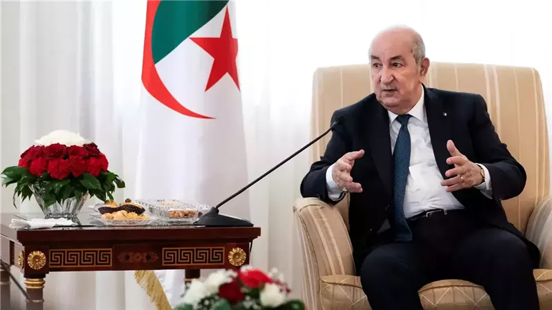 الجزائر تعيد سفيرها إلى باماكو وتفتح مجالها الجوي بالكامل مع مالي