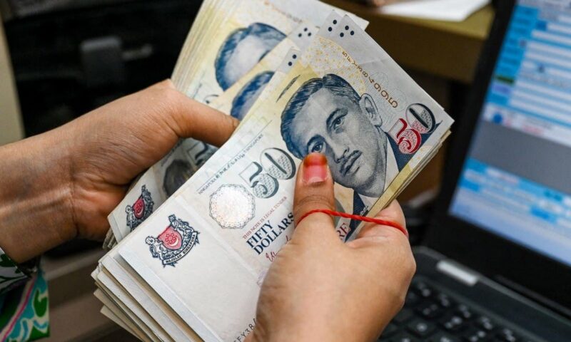 سنغافورة ترفع قيمة عملتها لكبح التضخم الناتج عن تداعيات حرب إيران