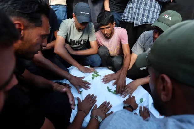 مصادر لـ«الشرق الأوسط»: «حماس» تسلم ردها على تعديلات ملادينوف… ولا تتوقع قبوله