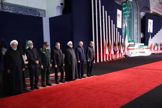 إيران تبدأ مراسم تشييع خامنئي وسط غياب خليفته