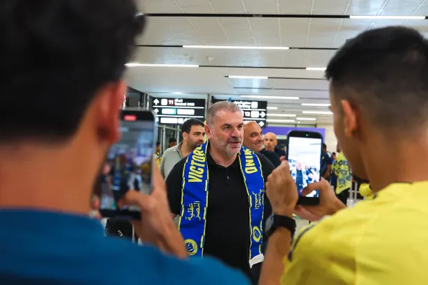 بوستيكوغلو يصل الرياض… والأحد يبدأ رحلته مع النصر