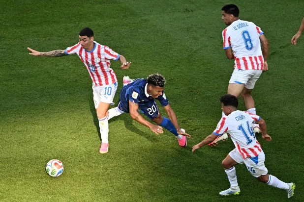 دوي لاعب فرنسا: حافظنا على تركيزنا رغم الأجواء المشحونة