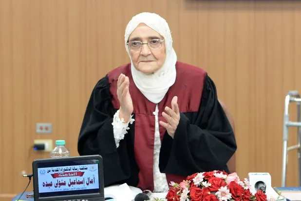 مصرية تحصل على الدكتوراه في عمر الـ83