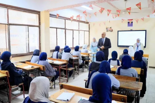 مخاض الولادة يباغت طالبة «ثانوية عامة» بمصر داخل لجنة الامتحان