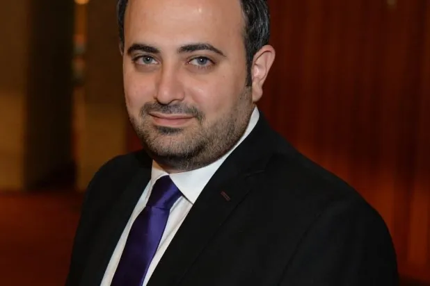 مقدمات نشرات الأخبار… نصوص تكشف هوية المحطة