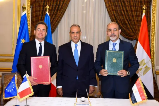مصر وفرنسا لتبني مقاربة شاملة في ملف الهجرة غير النظامية