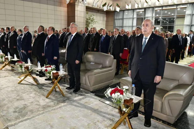 تبون وشنقريحة يهاجمان «أعداء الجزائر» ويستعرضان مكاسب التنمية والردع