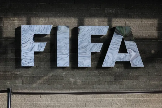 بعد قرار «الأولمبية الدولية»… «فيفا» يناقش رفع الحظر على روسيا