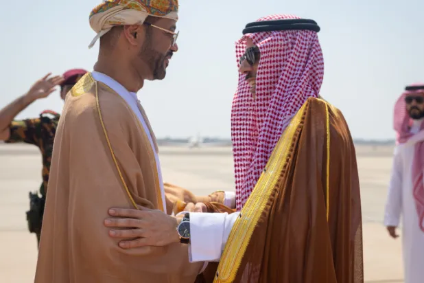 وزير الخارجية السعودي يصل إلى سلطنة عُمان في زيارة رسمية