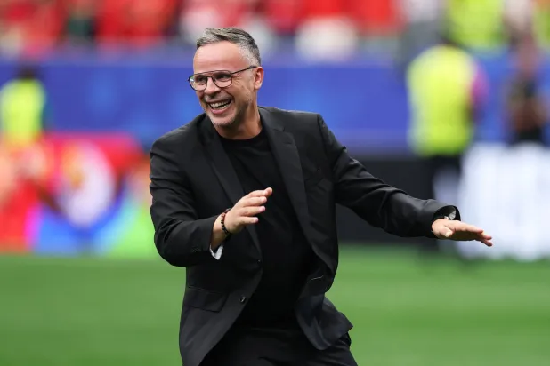 مدرب المغرب: لا نبحث عن المديح ونريد التتويج بكأس العالم