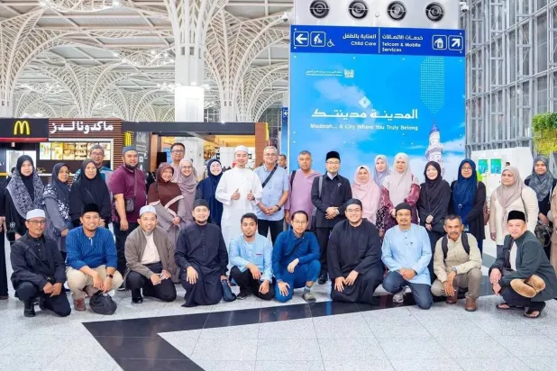 وصول المجموعة الأولى من ضيوف خادم الحرمين للعمرة إلى المدينة المنورة