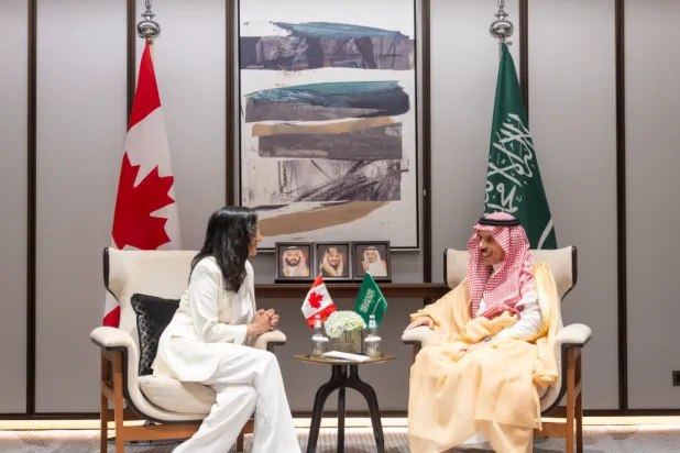 السعودية وكندا تدينان الهجمات الإيرانية وتؤكدان ضرورة خفض التصعيد