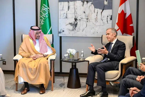 الخريّف يتباحث مع رئيس وزراء كندا في جدة لتعميق التعاون الصناعي والتعديني