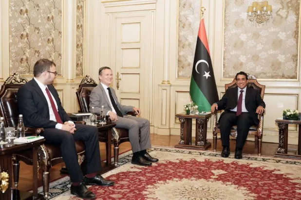 المنفي يبحث عن دعم فرنسي لـ«المبادرة الثلاثية» بشأن ليبيا