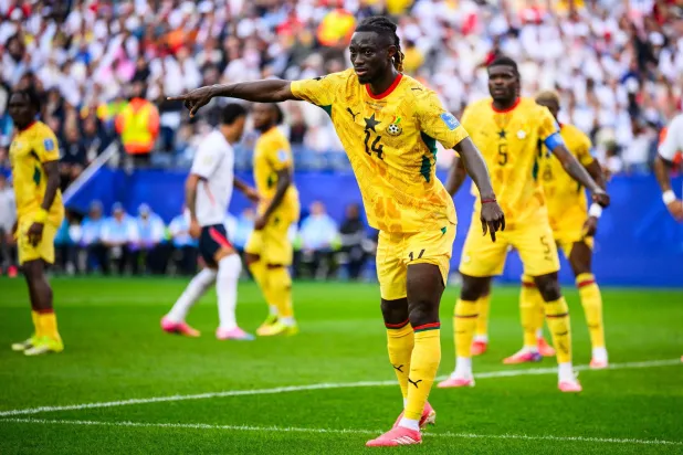 كولن الألماني يتعاقد مع الغاني مينساه