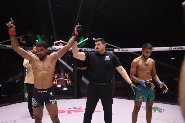 القفاز السعودي يرتفع عالياً في نزالات «المقاتلين المحترفين»