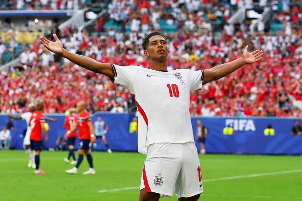 بيلينغهام يقترب من مصاف أساطير المونديال التاريخية