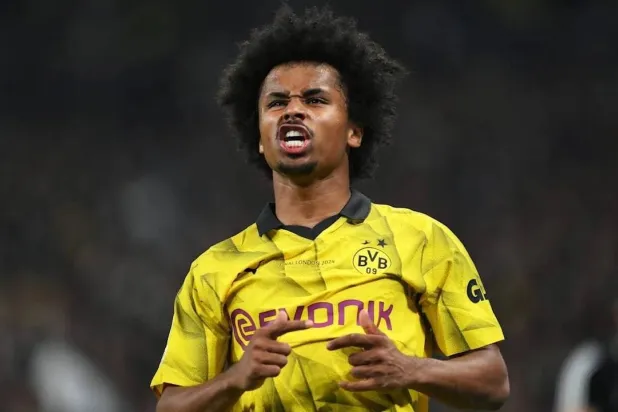 بوروسيا دورتموند يسمح لأديمي بمناقشة رحيله… واهتمام مستمر من برشلونة
