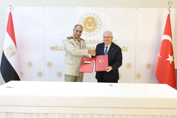 مصر وتركيا توقّعان خطاب نوايا للتعاون العسكري