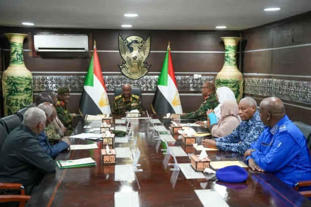 «مجلس الأمن والدفاع» السوداني يقر بـ«مسار تفاوضي» بوساطة دولية