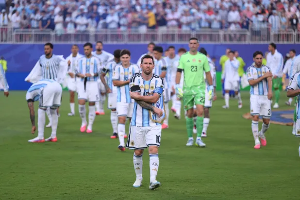هل كشفت سويسرا الوصفة لإنجلترا لإيقاف ميسي؟