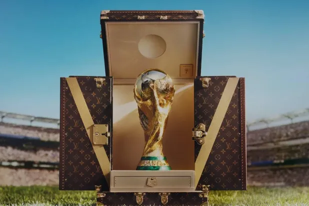 دار لويس فيتون تقدم صندوق كأس العالم المصمم لنهائي مونديال 2026