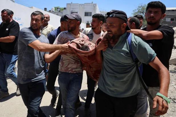 8 قتلى بينهم ضابط كبير بغارة إسرائيلية على مركز للشرطة في غزة