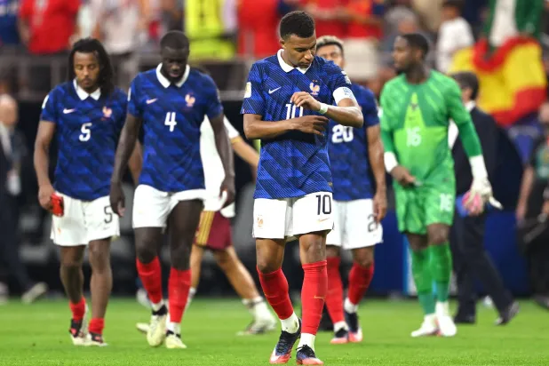 المنتخب الفرنسي بعد الخسارة أمام إسبانيا: «نفوز سوياً ونخسر سوياً»