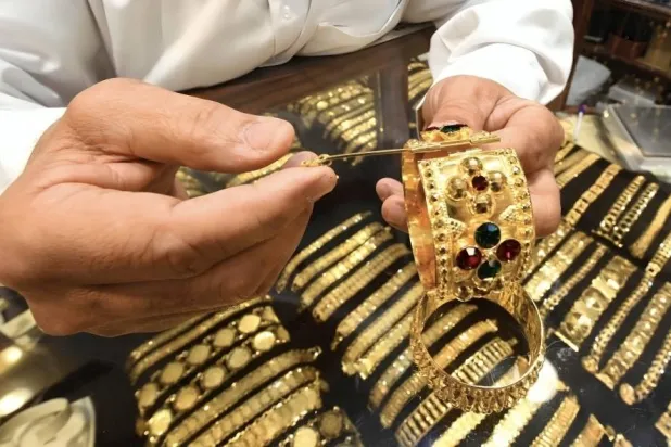 الذهب في مهب التقلبات… هل تشتري الآن أم تنتظر؟