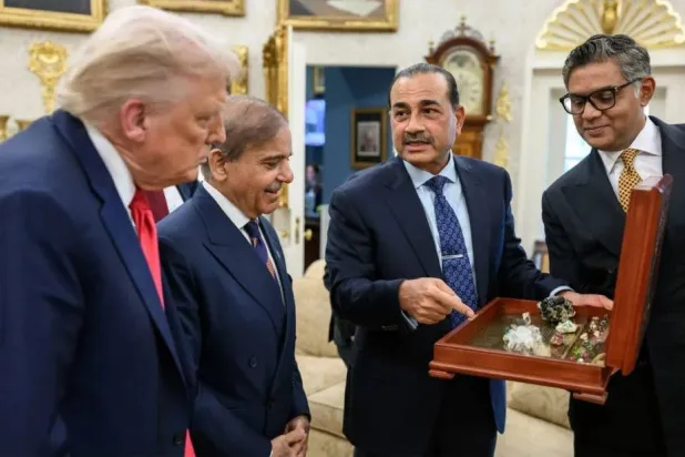 إسلام آباد توظّف وساطتها في حرب إيران لانتزاع مكاسب من واشنطن