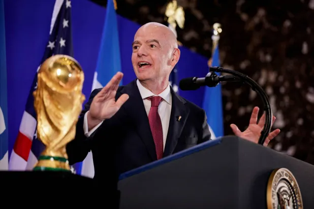 رهان إنفانتينو على زيادة عدد منتخبات المونديال يُؤتي ثماره لدى المراهنين