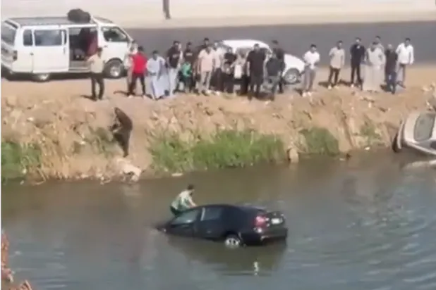 احتفاء مصري بشاب أنقذ أسرة من الغرق بعد سقوط سيارتها في ترعة
