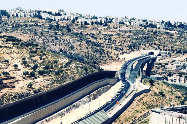 إسرائيل تعمق الفصل مع الفلسطينيين شبكة طرق استيطانية في الضفة