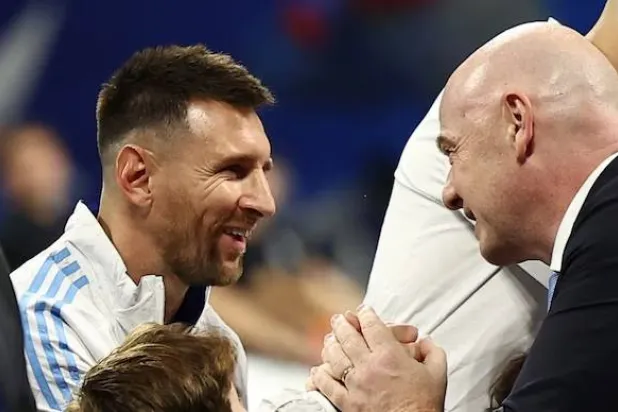 من «أرجنفيفا» إلى «فارجنتينا»… لماذا تزداد اتهامات محاباة الأرجنتين في كأس العالم؟
