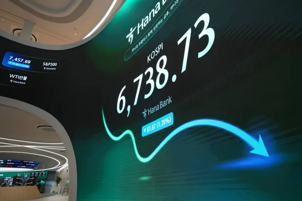 أسهم آسيا تتباين… وكوريا الجنوبية تهبط 5 % مع موجة بيع لأسهم الذكاء الاصطناعي